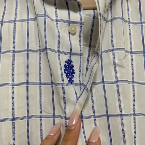 Robert Graham White & Blue Striped Button Up Long Sleeve Size Large (42 16 1/2) - Picture 9 of 12